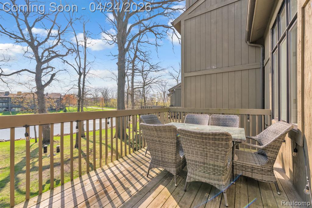 9859 Hawthorne Glen Drive, Grosse Ile, MI 48138 — Photo 16