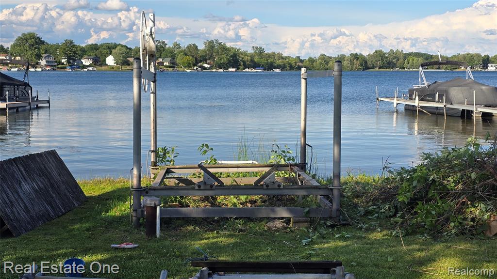 9743 Beverly Drive, Pinckney, MI — Photo 5