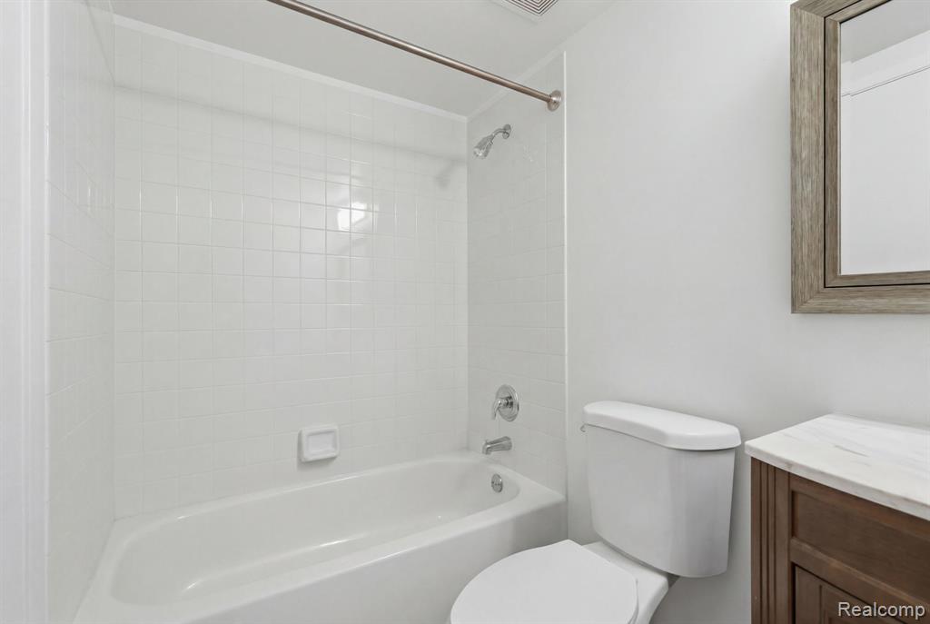 3320 Spinnaker Lane, 7A, Detroit, MI 48207 — Photo 18