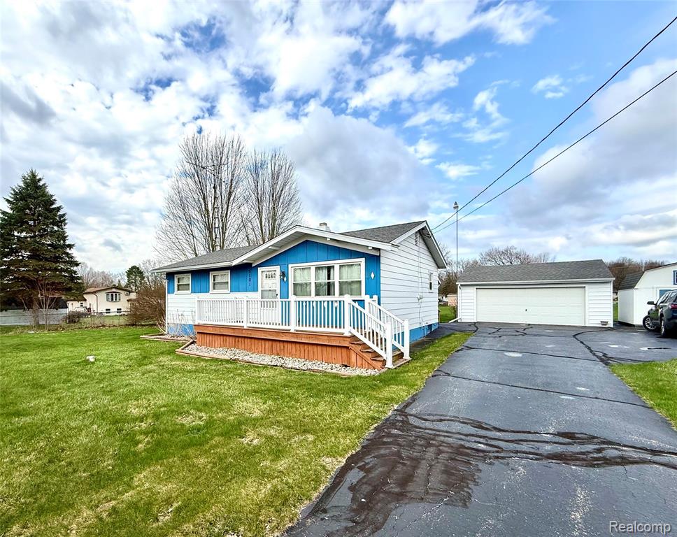 5101 Arbor Lane, Flint, MI 48506 — front exterior