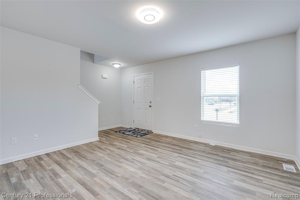 1666 Golfview Drive, Ypsilanti, MI 48198 — Photo 20