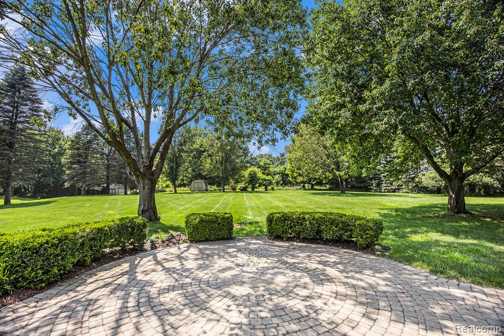 8477 Ranch Estates Road, Clarkston, MI 48348 — Photo 34