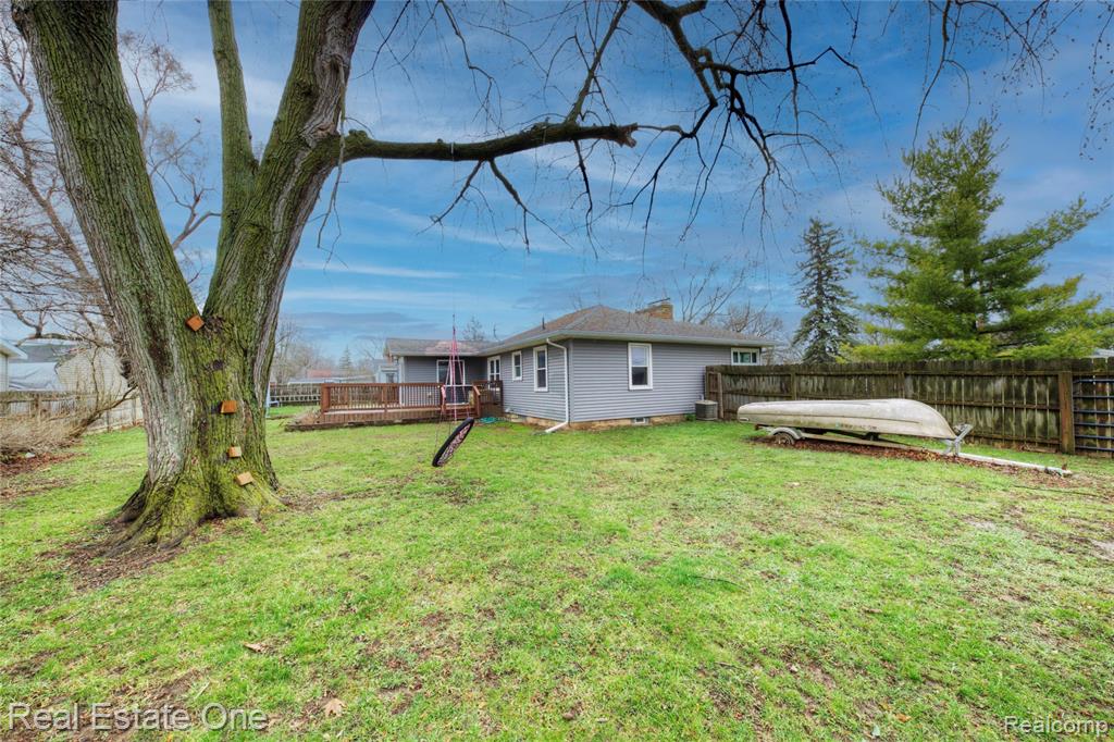 2293 Nichols Avenue, Grand Blanc, MI 48507 — Photo 3
