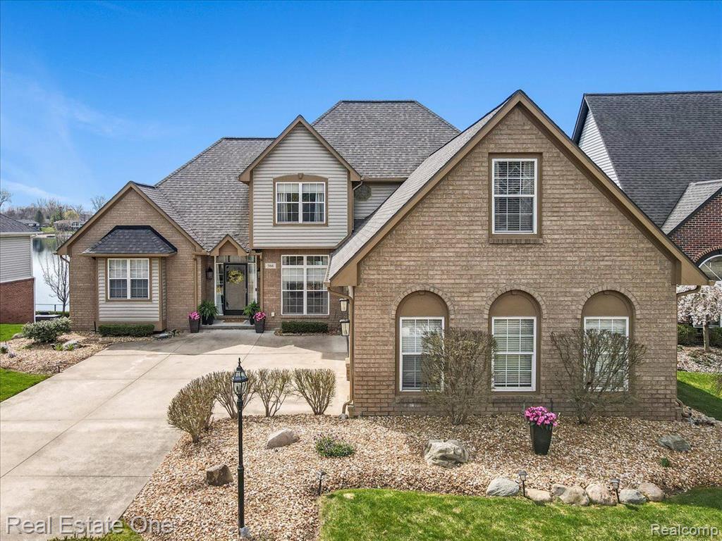 566 BAY POINTE Drive, Oxford, MI 48371 — Photo 3