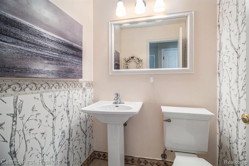 7140 OAKLEAF Court, Canton, MI 48187 — Photo 20
