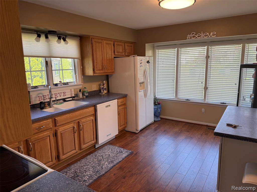 448 Ashley Drive, Grand Blanc, MI 48439 — Photo 8