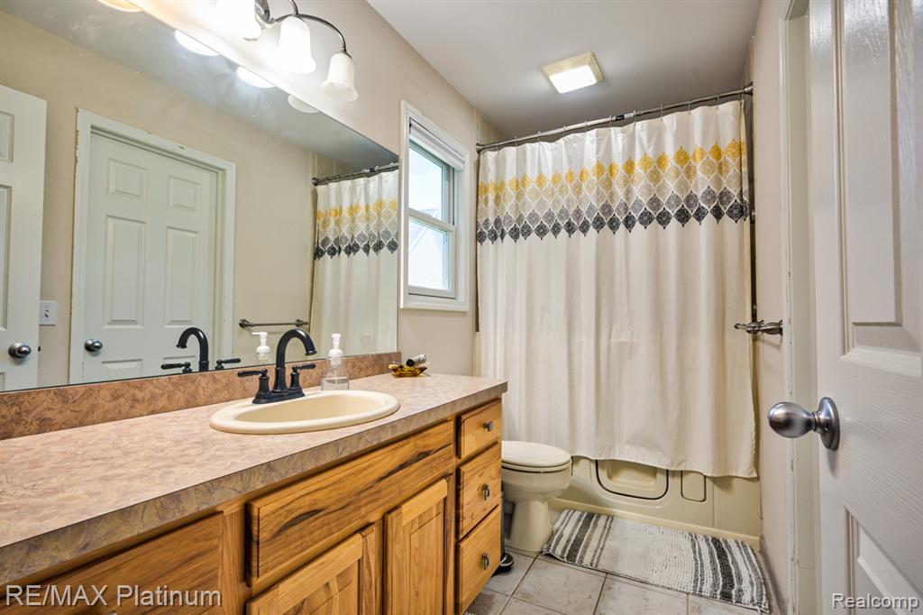 5512 Hidden Oaks Circle, Linden, MI 48451 — Photo 21