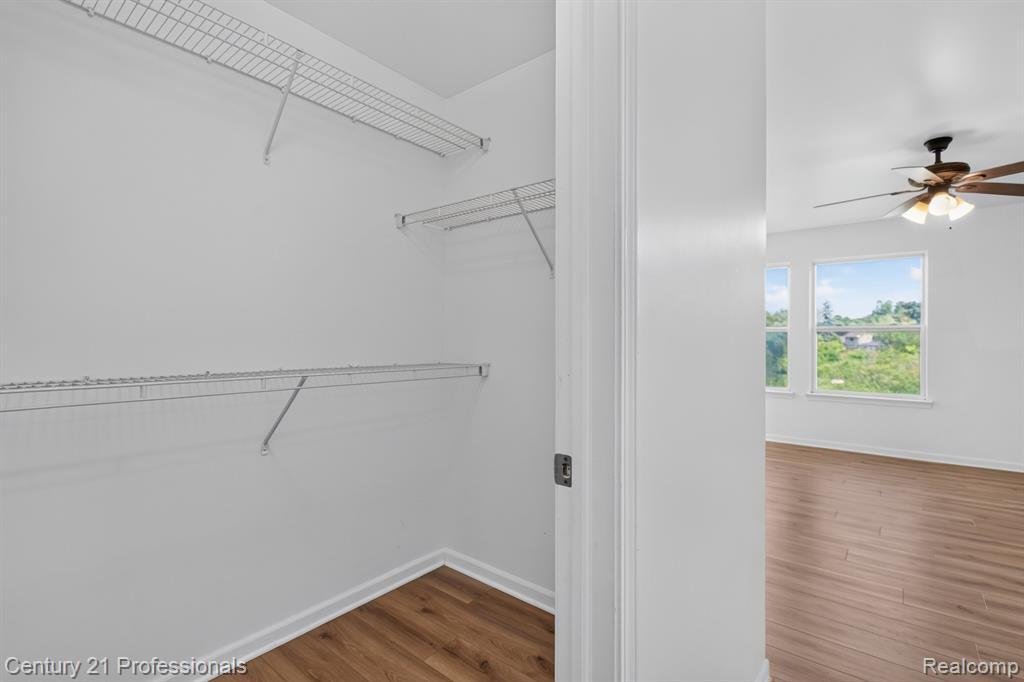 2042 Decker Road, Walled Lake, MI 48390 — Photo 23