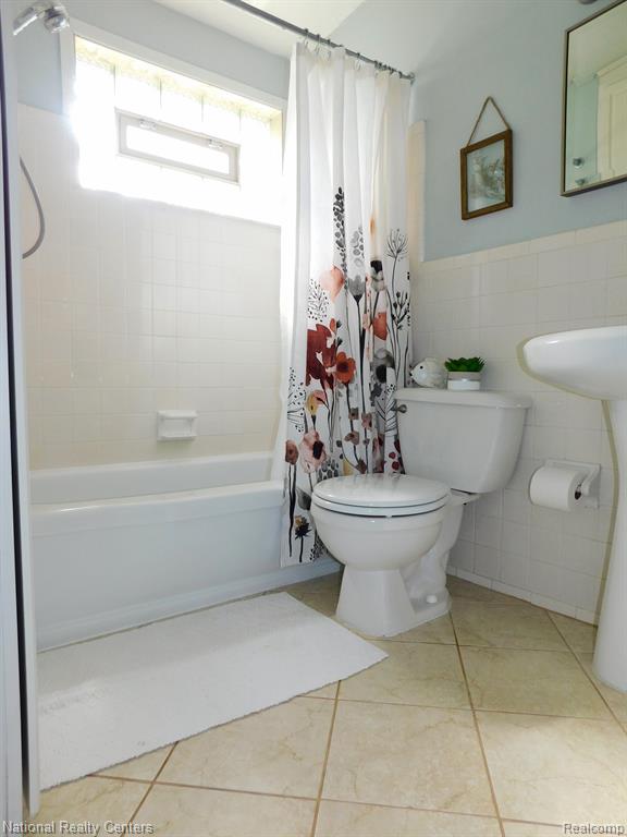 2334 W 14 MILE Road, 11, Royal Oak, MI 48073 — Photo 16
