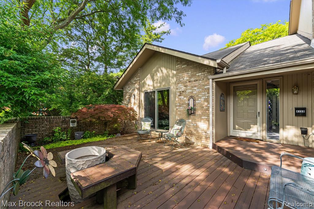 4159 Foxpointe Drive, West Bloomfield, MI 48323 — front exterior