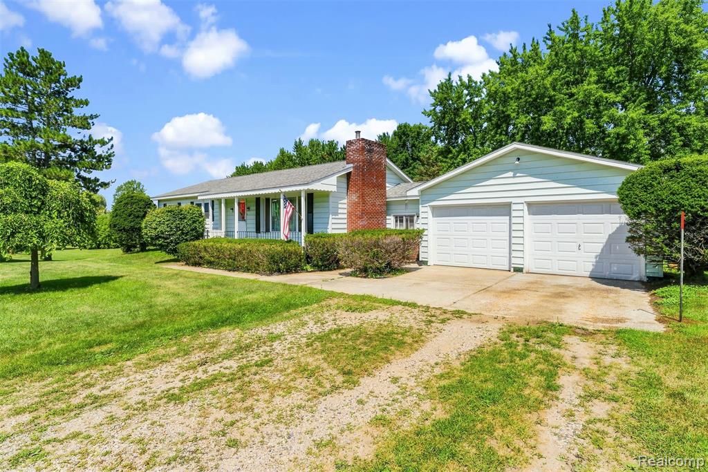 2285 Peppermill Road, Lapeer, MI 48446