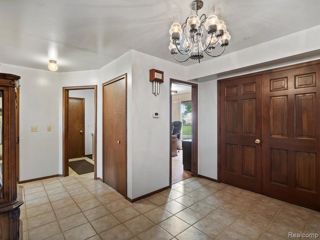 47202 WARWICK, Shelby Twp, MI 48315 — Photo 6