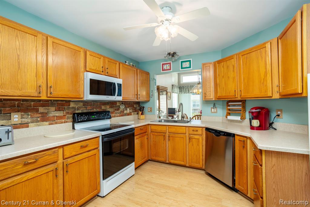 2531 Pine Drive, Wixom, MI 48393 — Photo 6