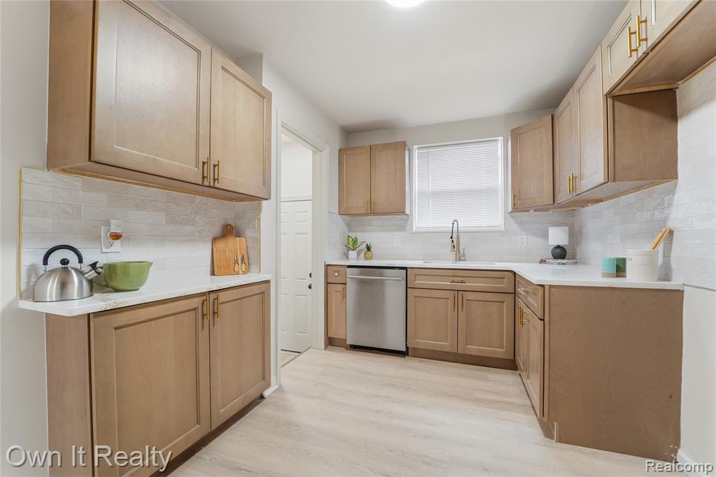 19965 Appoline Street, Detroit, MI 48235 — Photo 11