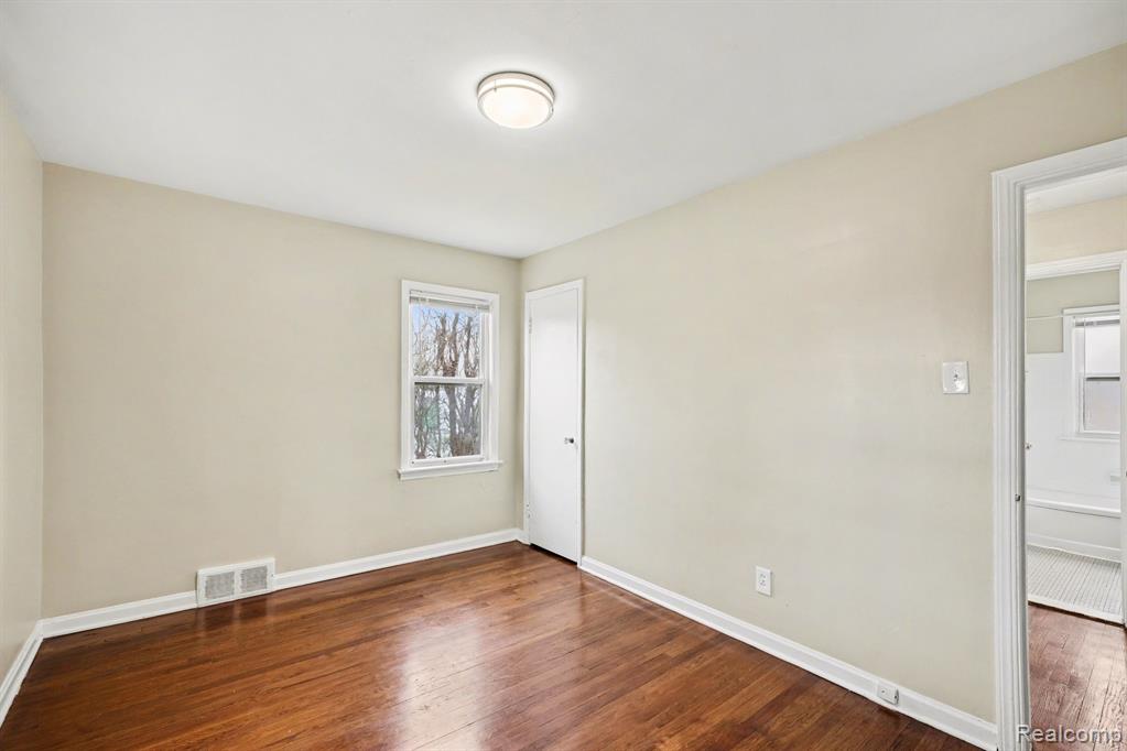23031 Republic Avenue, Oak Park, MI 48237 — Photo 13