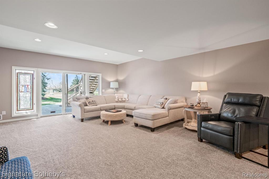 51 CHATEAUX DU LAC, Fenton, MI 48430 — Photo 31