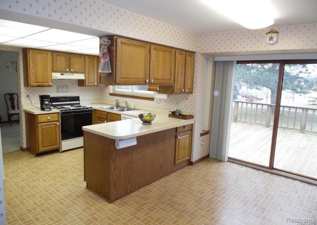 720 SHELLEY Drive, Rochester Hills, MI 48307 — Photo 14