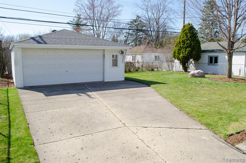 9819 WESTMORE Street, Livonia, MI 48150 — Photo 3