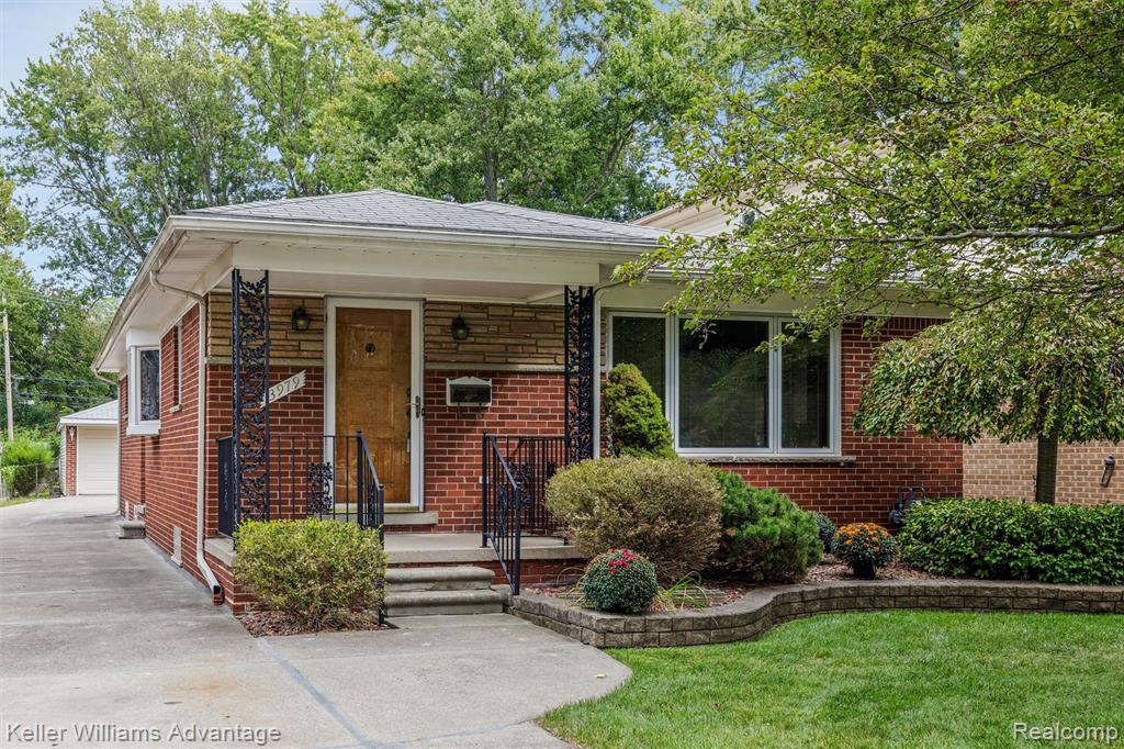 3979 Grindley Park Street, Dearborn Heights, MI 48125 — Photo 2
