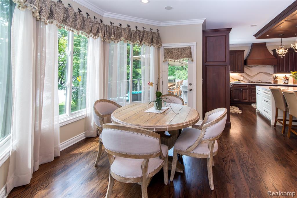 3166 W Beach Lake Drive, Milford, MI, 48380