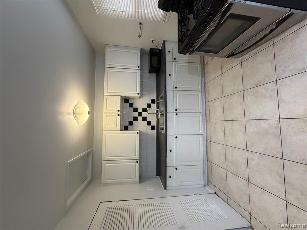 22921 Rosewood Street, Oak Park, MI 48237 — Photo 5