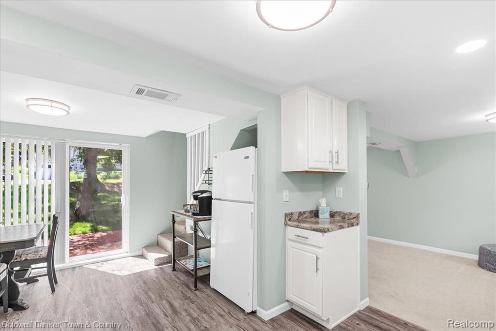 833 Hein Avenue, Lansing, MI 48911 — Photo 17