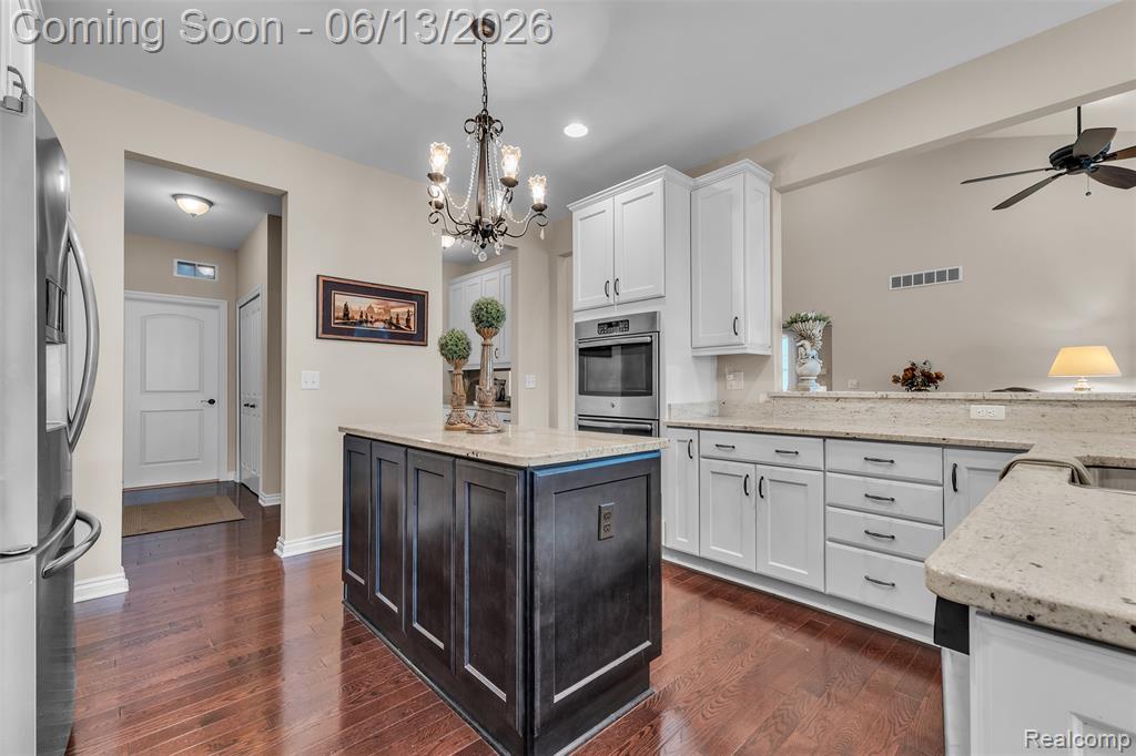 23719 Stoneleigh Drive, South Lyon, MI 48178 — Photo 6