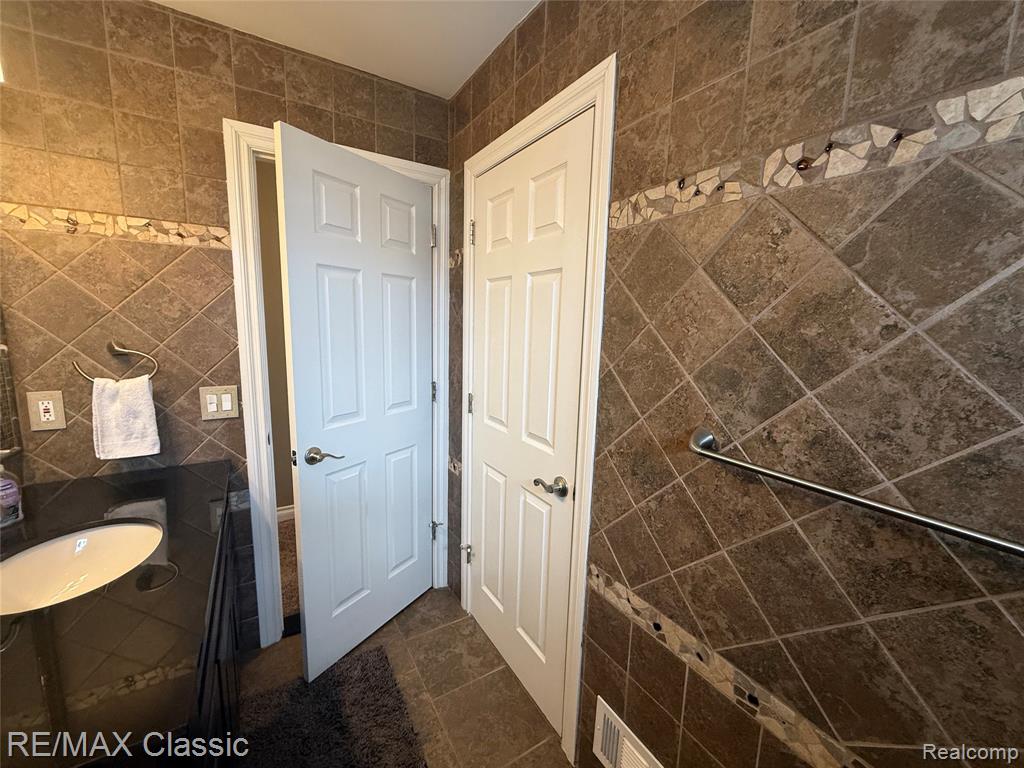 43662 Amber Court, Canton, MI 48188 — Photo 30