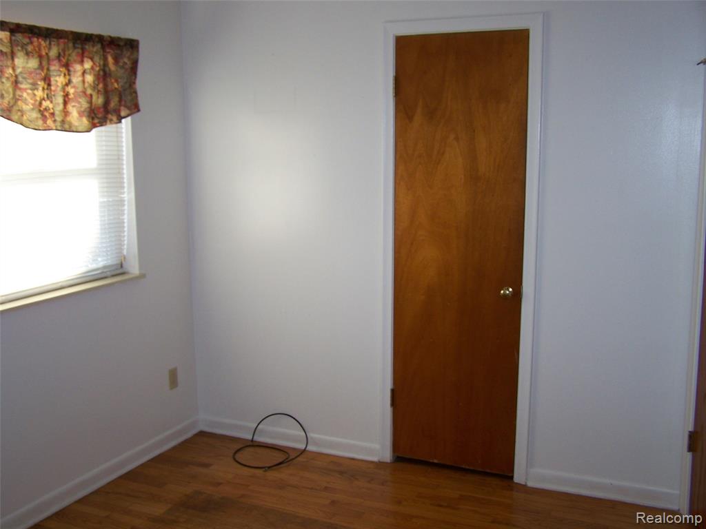 4923 ALPHA Way, Flint, MI 48506 — Photo 10