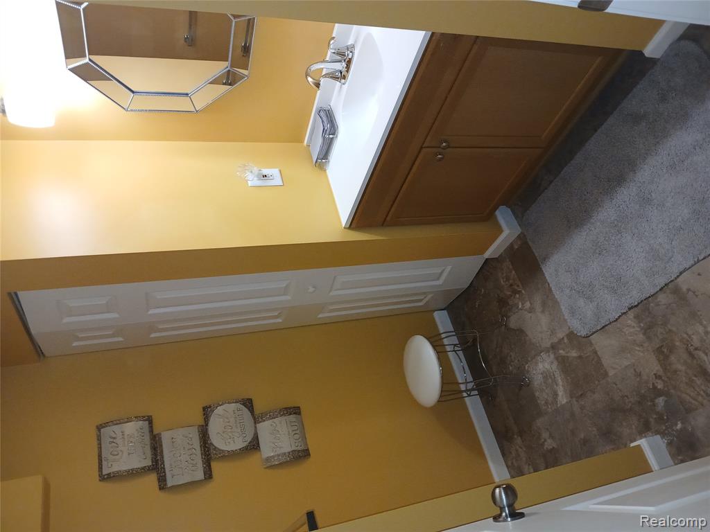 8086 Pickering Pl Place, Westland, MI — Photo 10