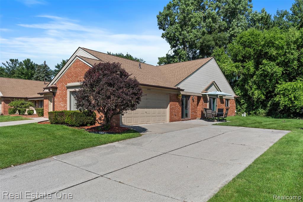 38563 Palm Meadow Drive, Clinton Twp, MI 48036