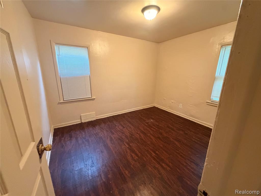 9529 Auburn Street, Detroit, MI 48228 — Photo 10
