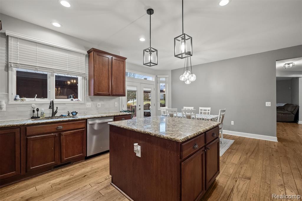 6135 Strawberry Circle, Commerce Twp, MI 48382 — Photo 11