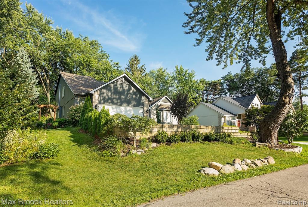 3685 Sunset Boulevard, Orchard Lake Village, MI 48324 — Photo 55