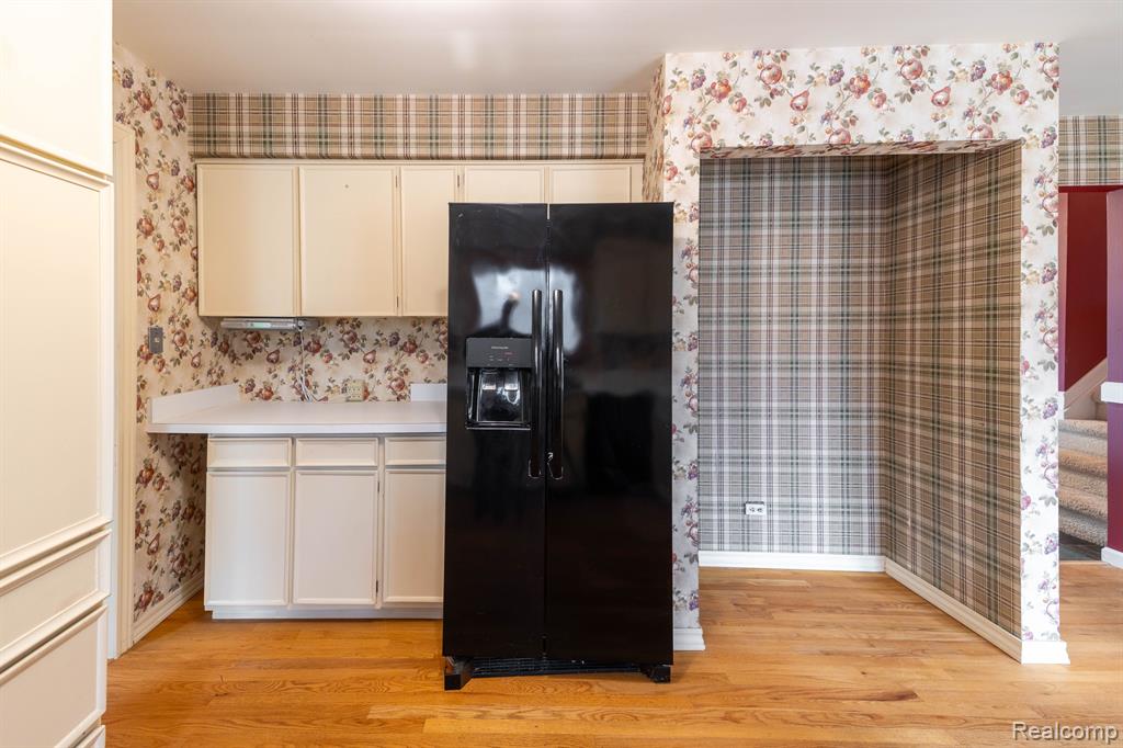 8064 WOOD Drive, Grosse Ile, MI 48138 — Photo 6