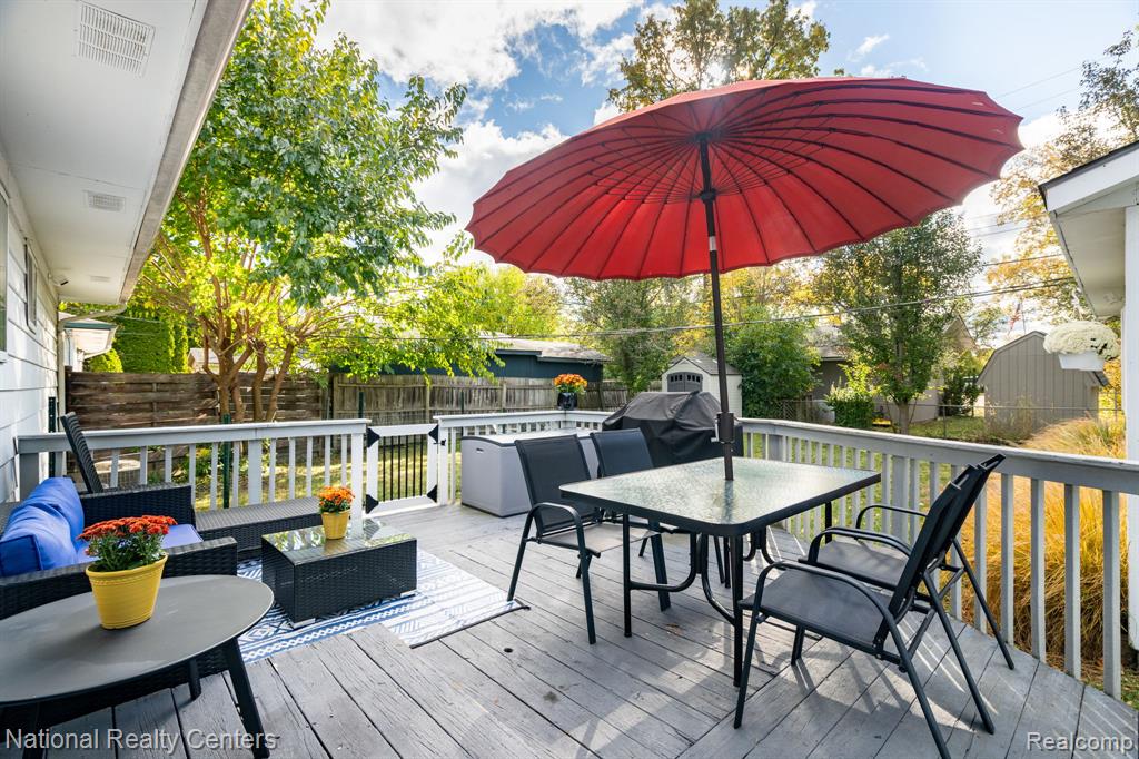 2825 Wall Street, Keego Harbor, MI 48320 — Photo 27