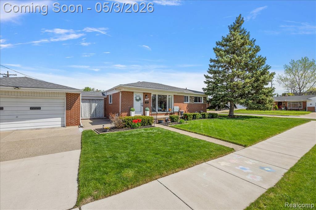 18241 Airport, Fraser, MI 48026 — Photo 3