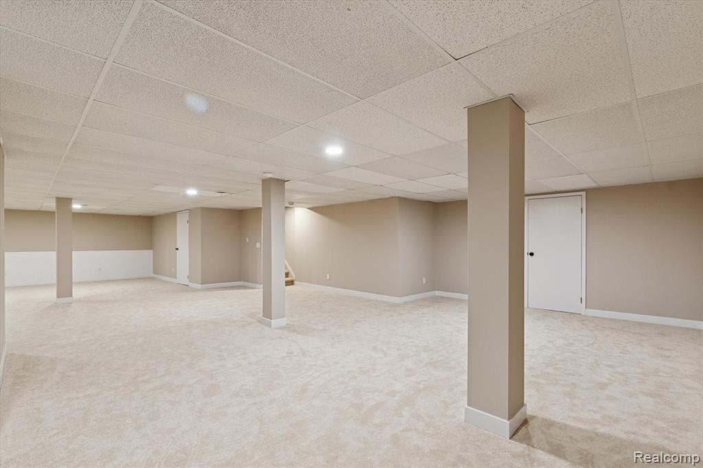 634 Lockport Road, Rochester Hills, MI 48307 — Photo 35