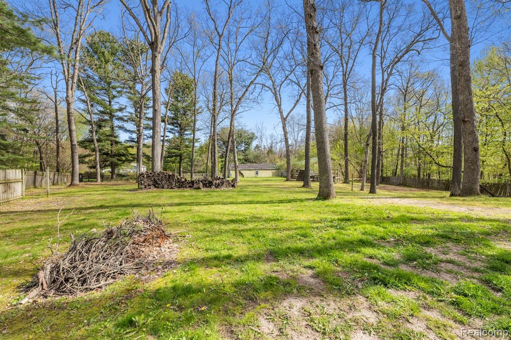 2700 N Hacker Road, Howell, MI 48855 — Photo 25