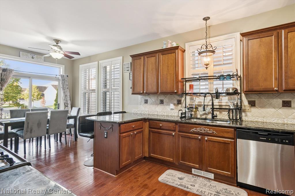 50249 Jefferson Street, Canton, MI 48188 — Photo 18