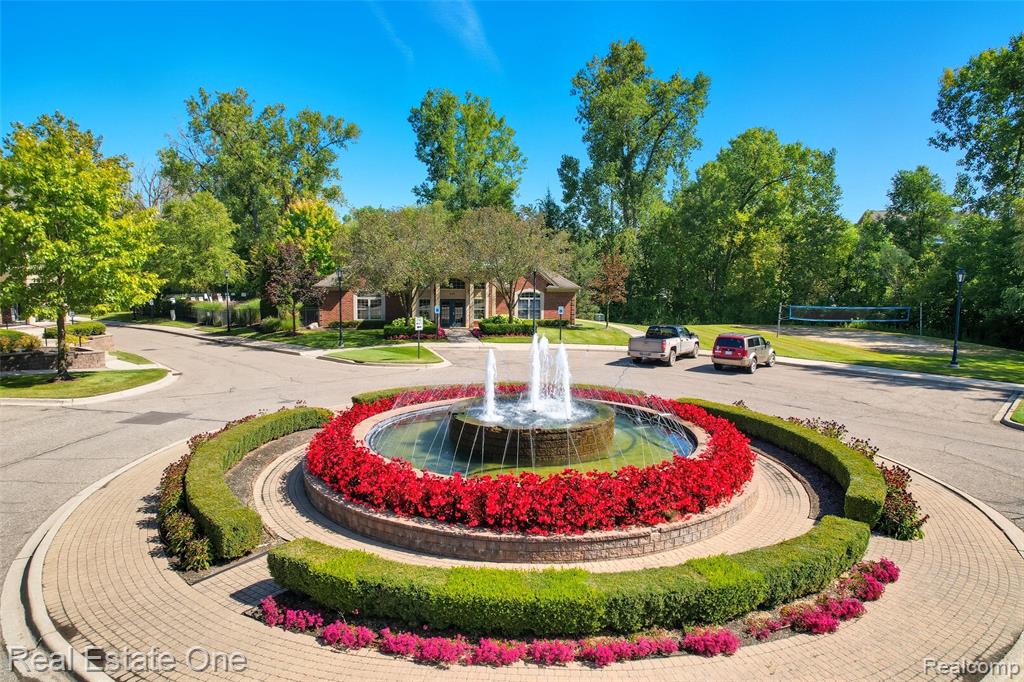 464 Old Pine Way, Walled Lake, MI 48390 — Photo 47