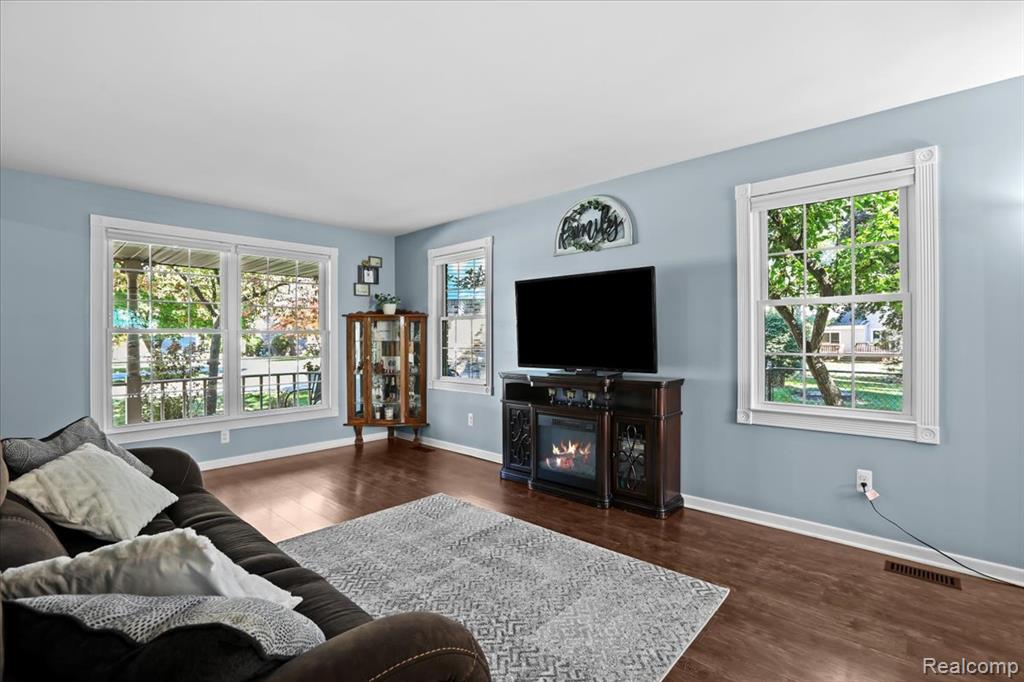 540 Dartmouth Crescent Court, Westland, MI — Photo 10