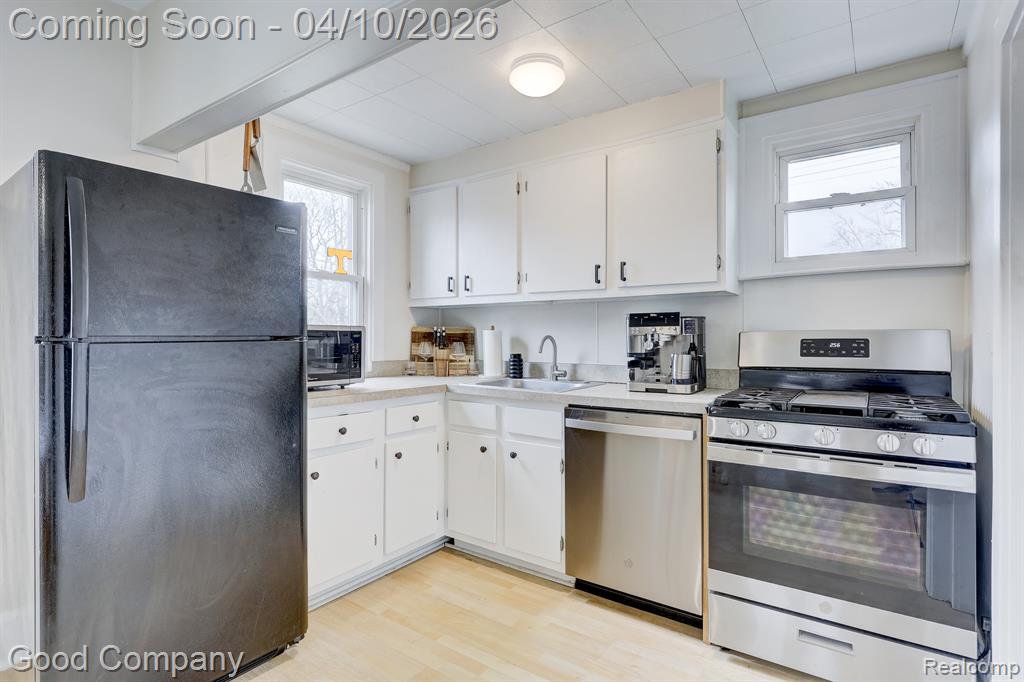 448 Wordsworth Street, Ferndale, MI 48220 — Photo 12