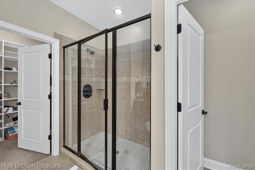 13141 Harbor Landings Drive, 76, Fenton, MI 48430 — Photo 25