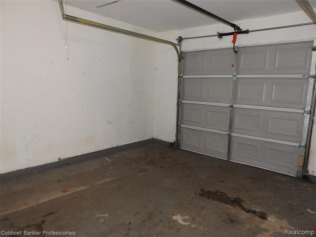 5919 Western Road, Flint, MI 48506 — Photo 14
