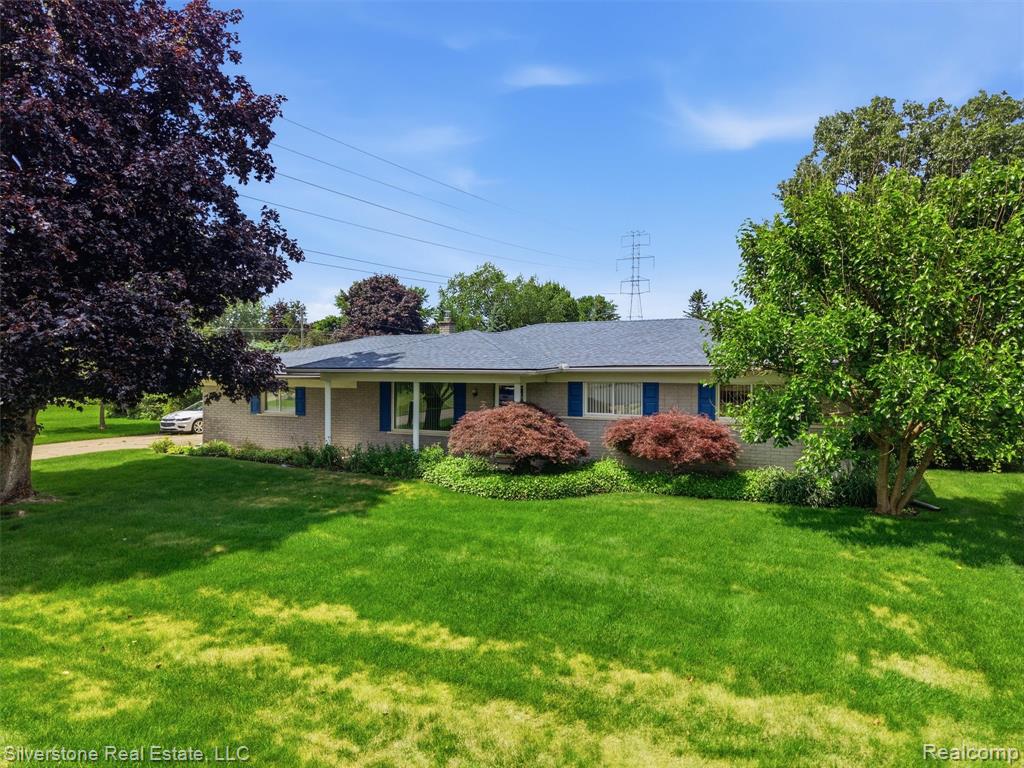 50628 Linda Lane, Utica, MI 48317 — Photo 2
