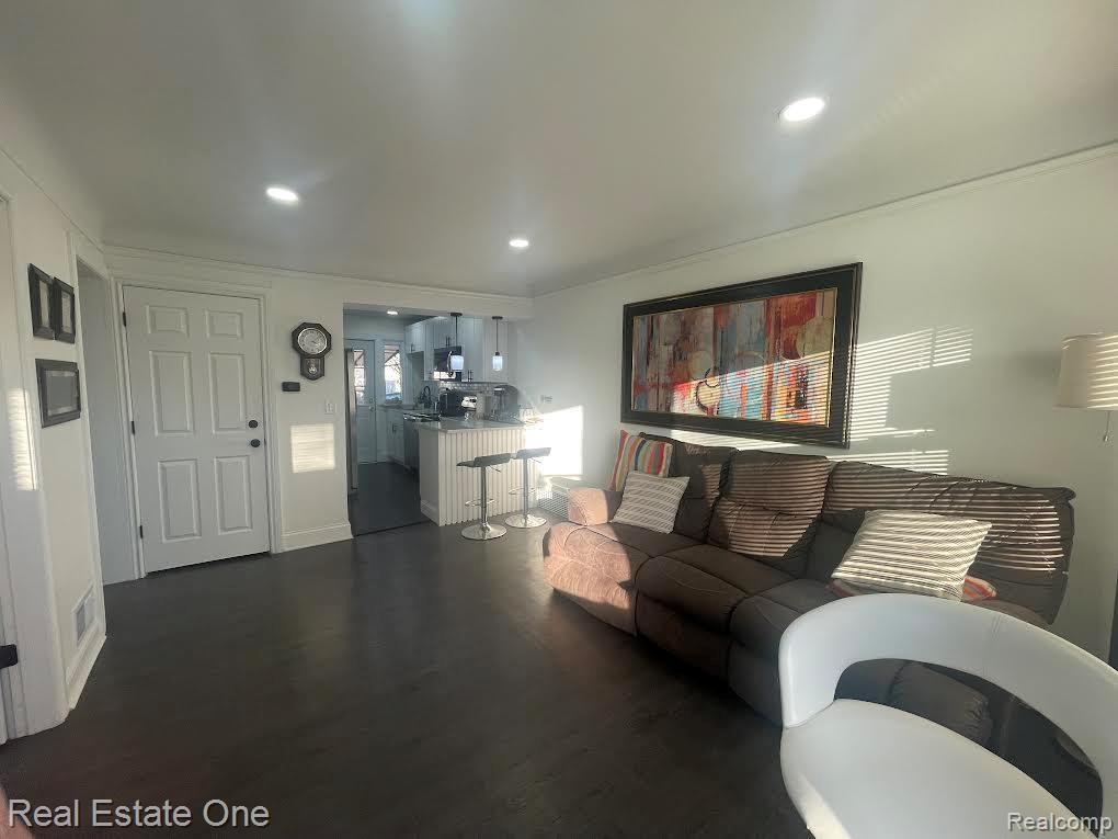 730 Cleophus Parkway, Lincoln Park, MI 48146 — Photo 4