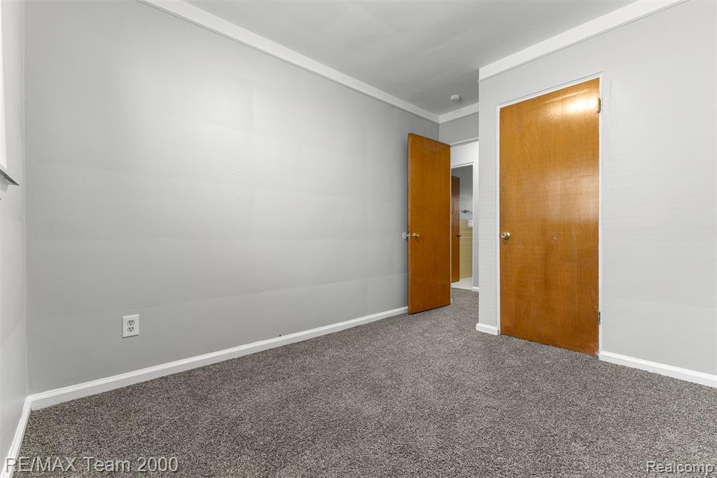 7322 Fenton Street, Dearborn Heights, MI 48127 — Photo 26