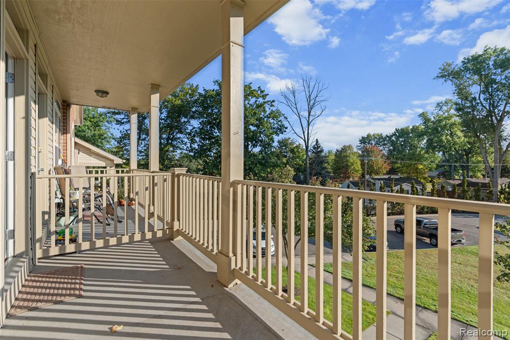 470 Old Pine Way, Walled Lake, MI 48390 — Photo 20