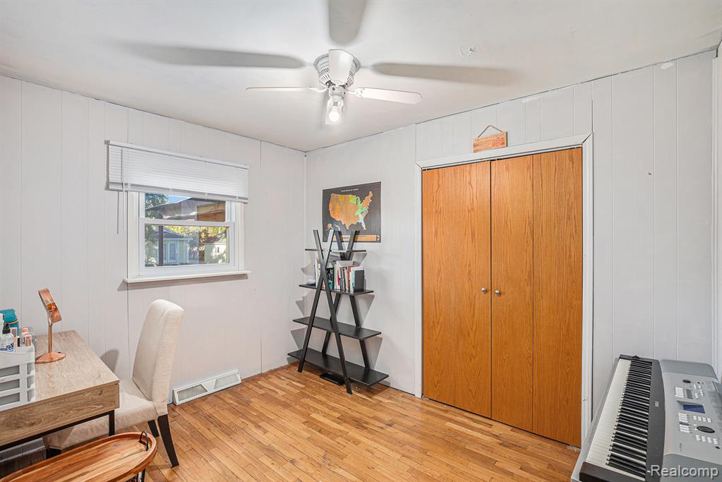 6041 Roberta Street, Burton, MI 48509 — Photo 13